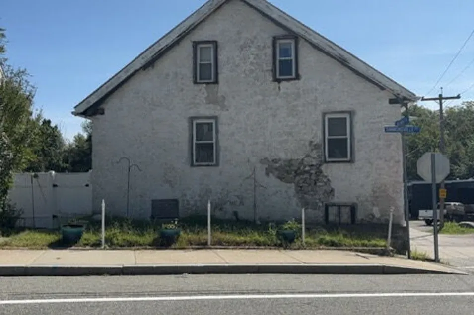 193 Simmonsville Avenue Johnston, RI 02919, Providence County