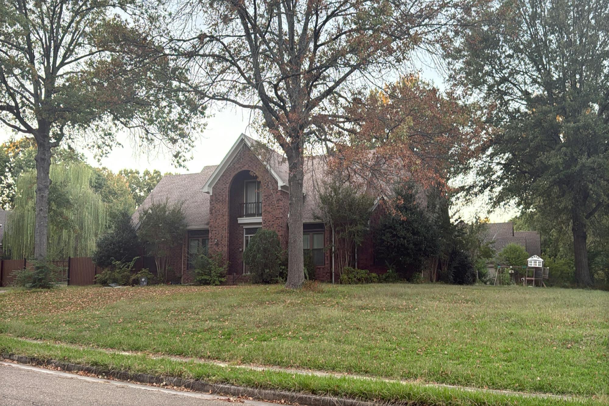Woodchase Dr, Cordova, TN 38016