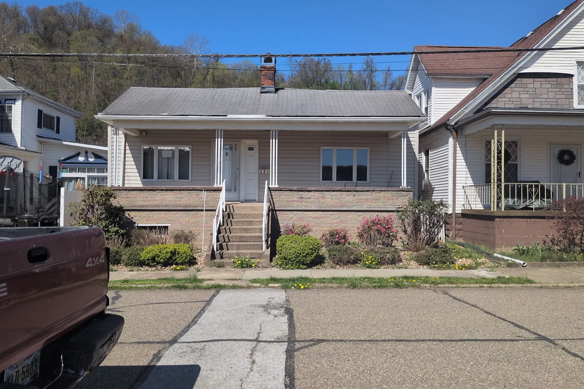 225 Sinclair Ave, Yorkville, OH 43971, Jefferson County