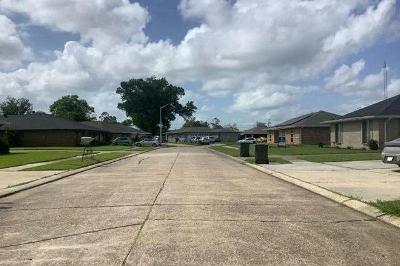 Mary Hughes Cir, Houma, LA 70363
