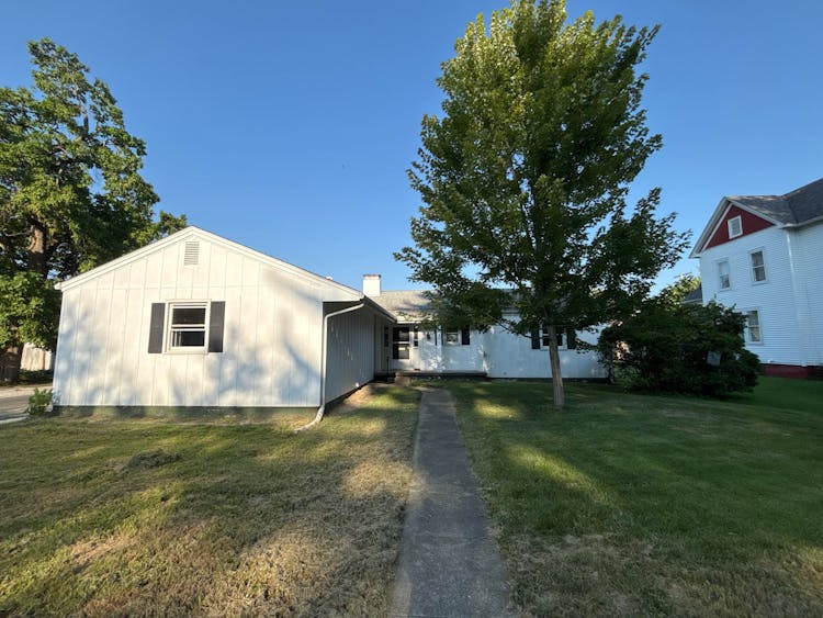 602 Ten Broeck Street Paris, IL 61944, Edgar County