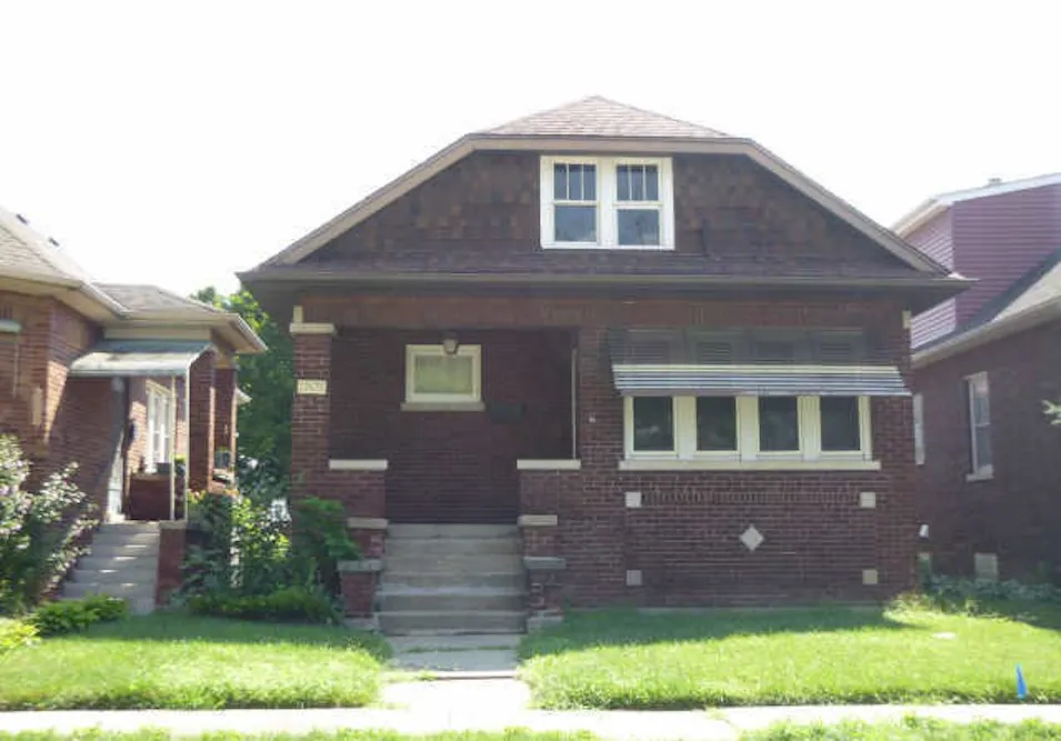 12635 Highland Ave Blue Island, IL 60406, Cook County