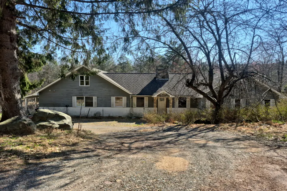 116 Daniels Rd Hawley, PA 18428, Wayne County