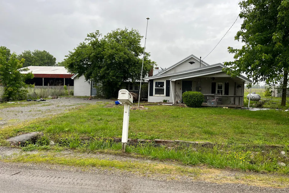 507 Bunnyville Dr Clay City, IL 62824, Clay County