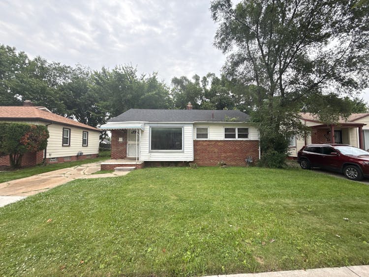 20080 Keystone St Detroit, MI 48234-2313, Wayne County