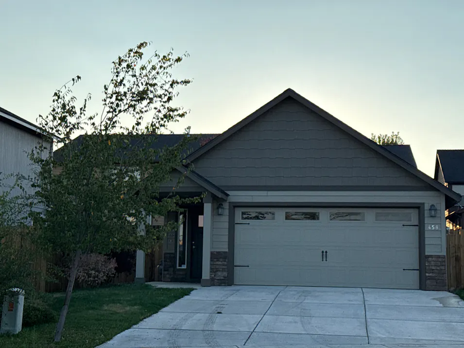 458 NW 30th St Redmond, OR 97756, Deschutes County