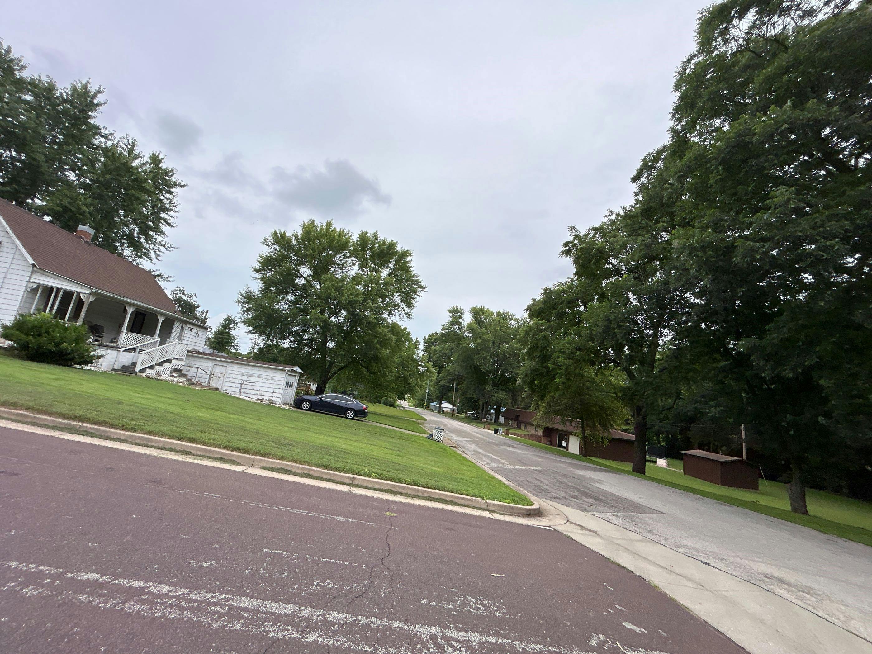Park Ave, California, MO 65018