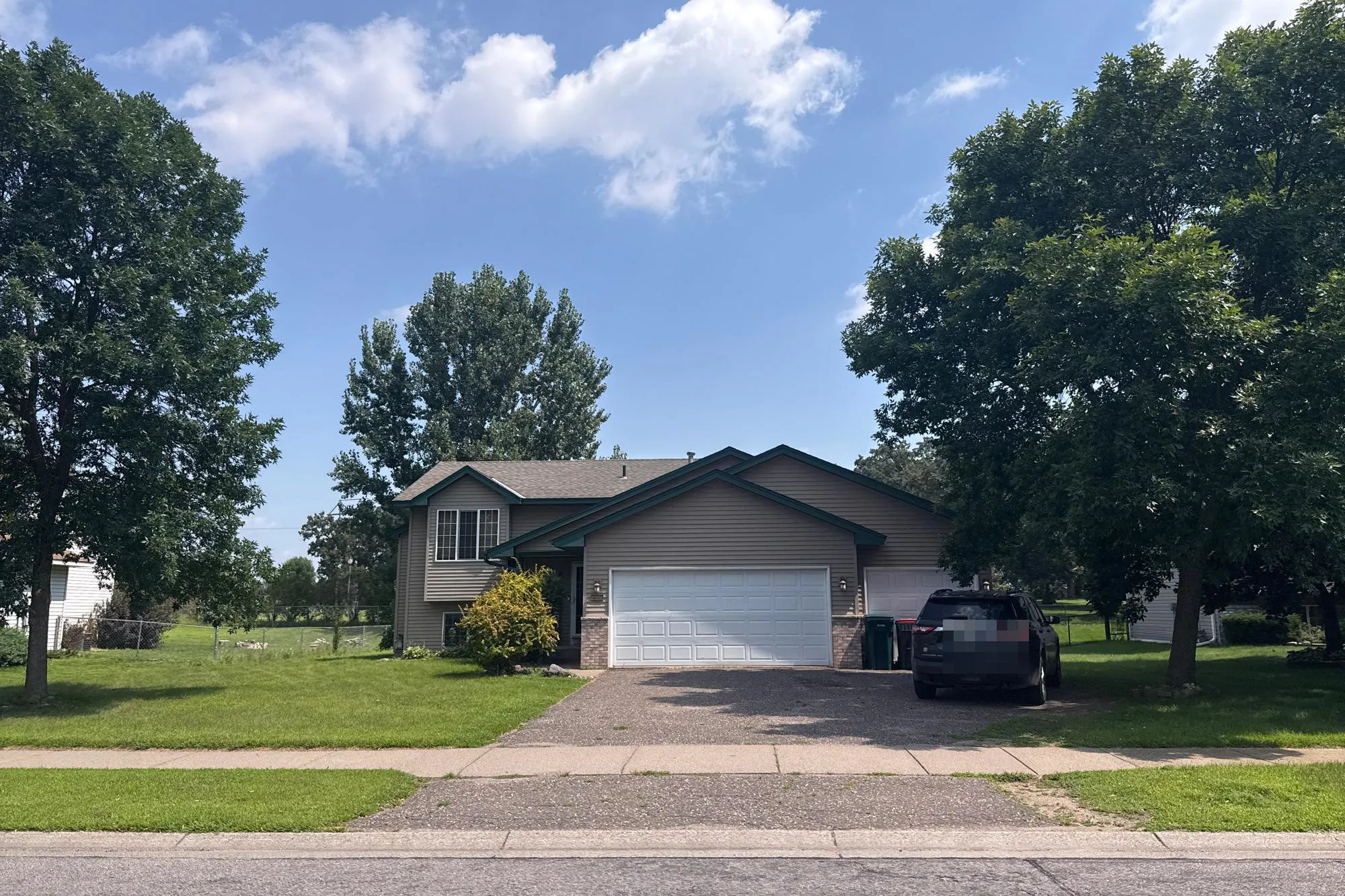 Farmstead Ave, Monticello, MN 55362