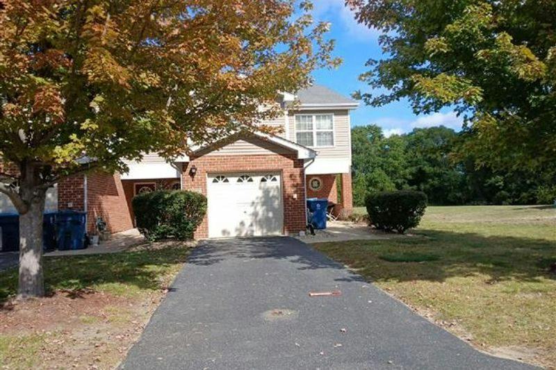 Stonegate Dr, Calumet City, IL 60409