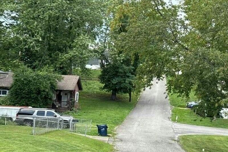 Virgin Ave, Ashland, KY 41101