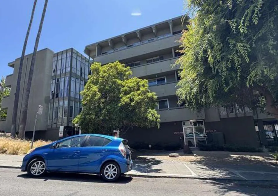 398 Adams St Apt 204 Oakland, CA 94610, Alameda County