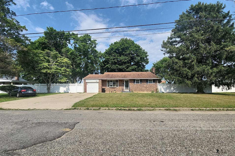 1563 Baldwin Blvd Bay Shore, NY 11706, Suffolk County