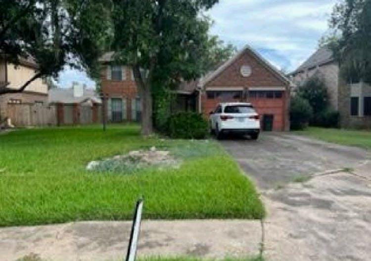 55 Sweetleaf Ct Lake Jackson, TX 77566, Brazoria County