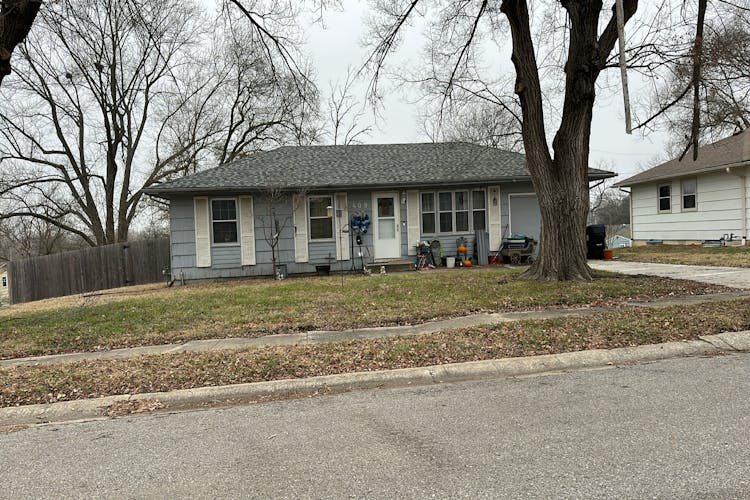 409 Vermont St Pleasant Hill, MO 64080-1809, Cass County