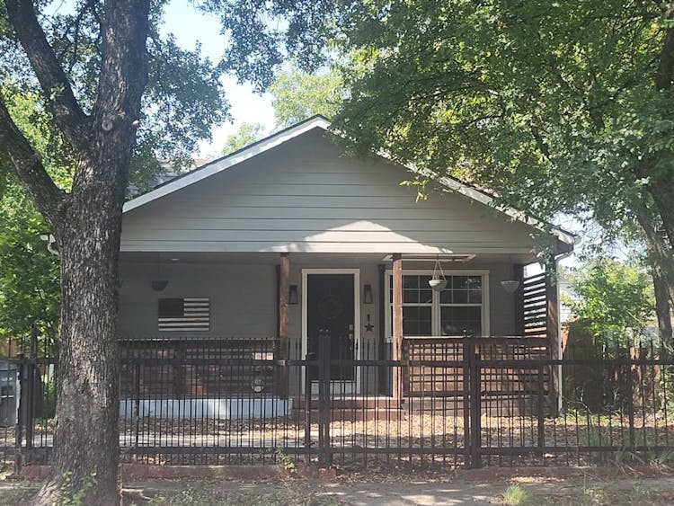 1219 S Waverly Dr Dallas, TX 75208, Dallas County