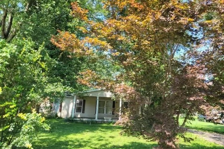 517 S 6th St Mitchell, IN 47446, Lawrence County