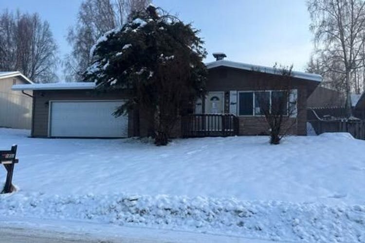 1801 Greendale Dr Anchorage, AK 99504, Anchorage County