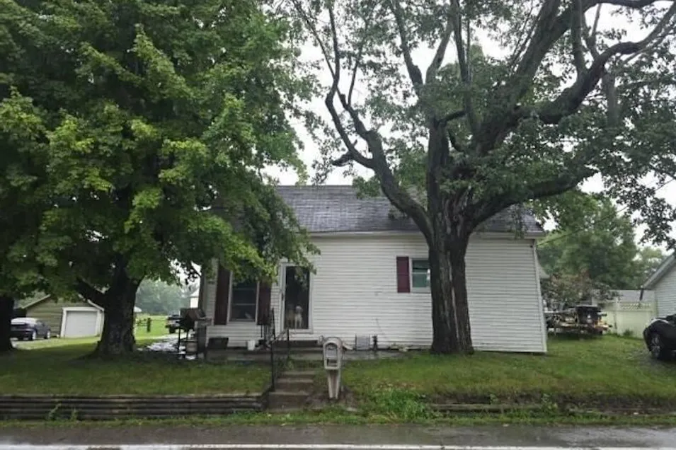2041 State Route 131 Hillsboro, OH 45133, Highland County
