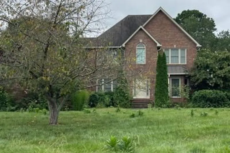 Troon Way, Tullahoma, TN 37388