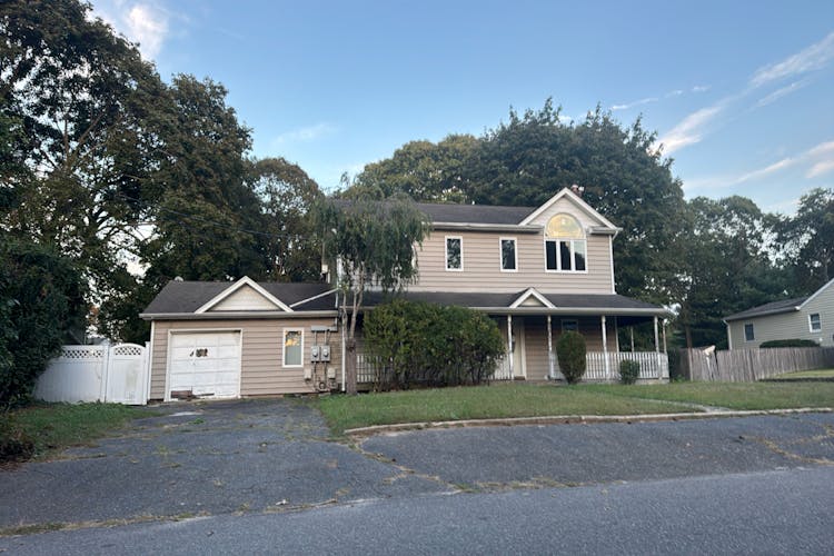 589 Spruce Avenue Sayville, NY 11782, Suffolk County