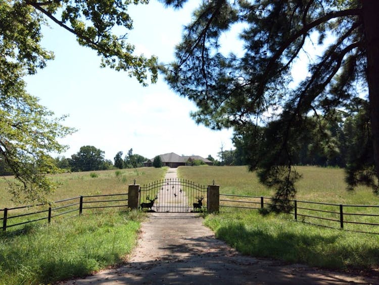 890 S An Co Road 150 Palestine, TX 75801, Anderson County