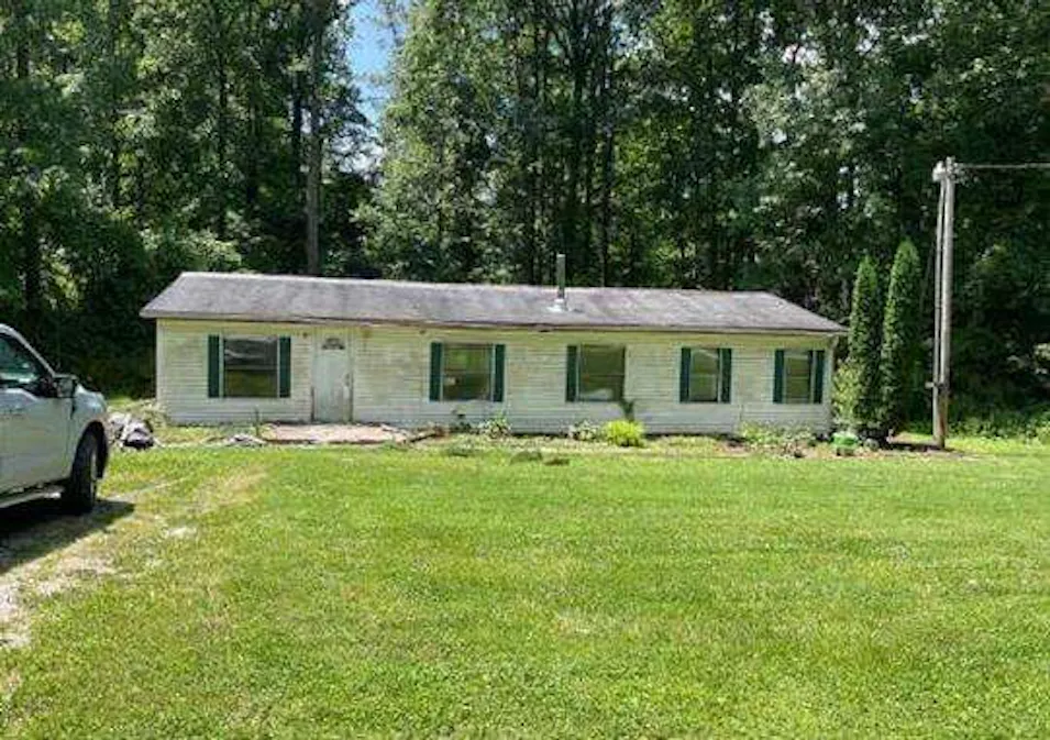 4138 W Ivanwald Dr Reelsville, IN 46171, Putnam County