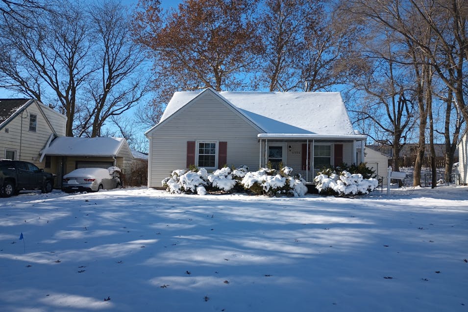 6504 SW 17th St Des Moines, IA 50315, Polk County