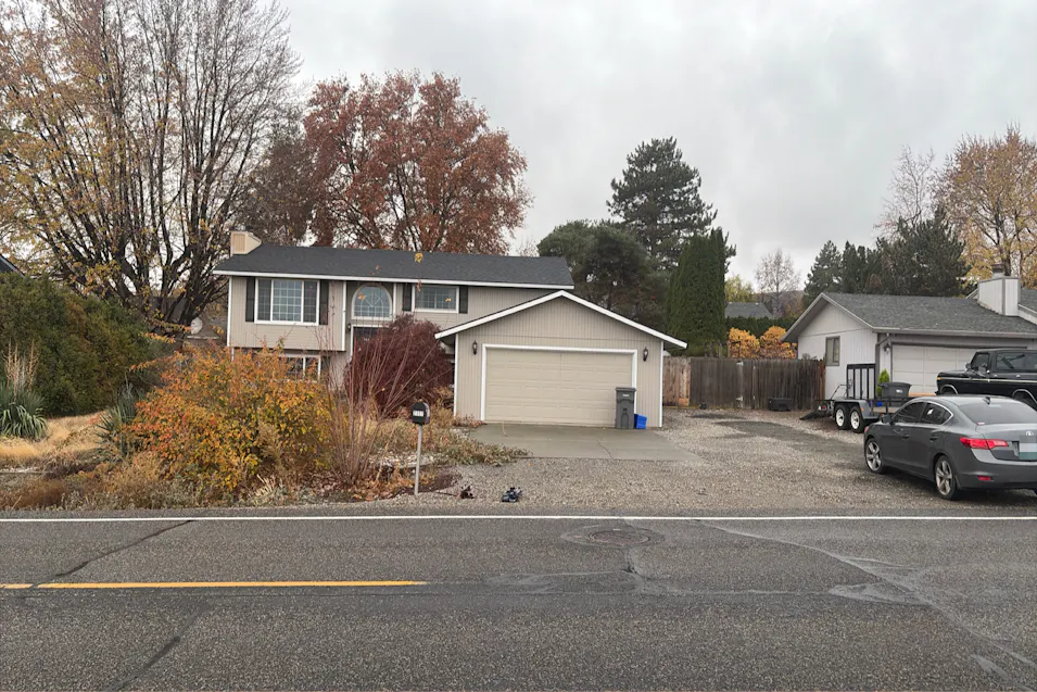 2307 W 36th Ave Kennewick, WA 99337, Benton County