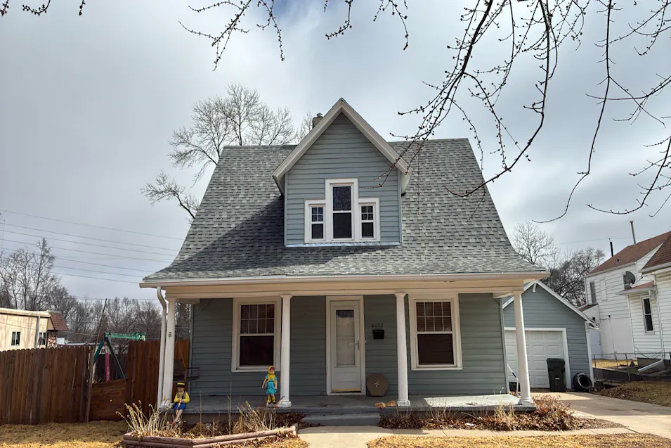 2102 S Magnolia St Sioux City, IA 51106, Woodbury County