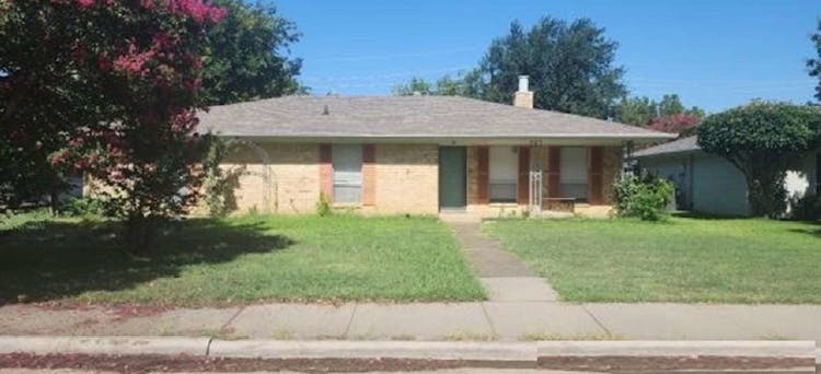 610 Pinebluff Dr Lewisville, TX 75067, Denton County