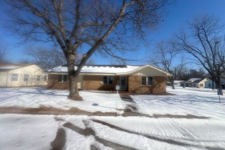 719 Elba St Bowie, TX 76230, Montague County