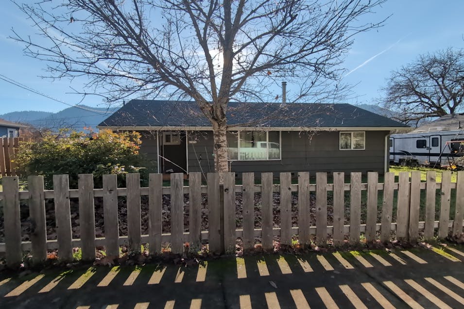 47872 West 2nd Street Oakridge, OR 97463, Lane County