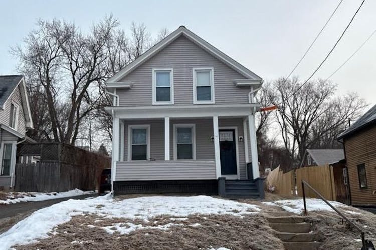 24 Pendleton Avenue Chicopee, MA 01020, Hampden County