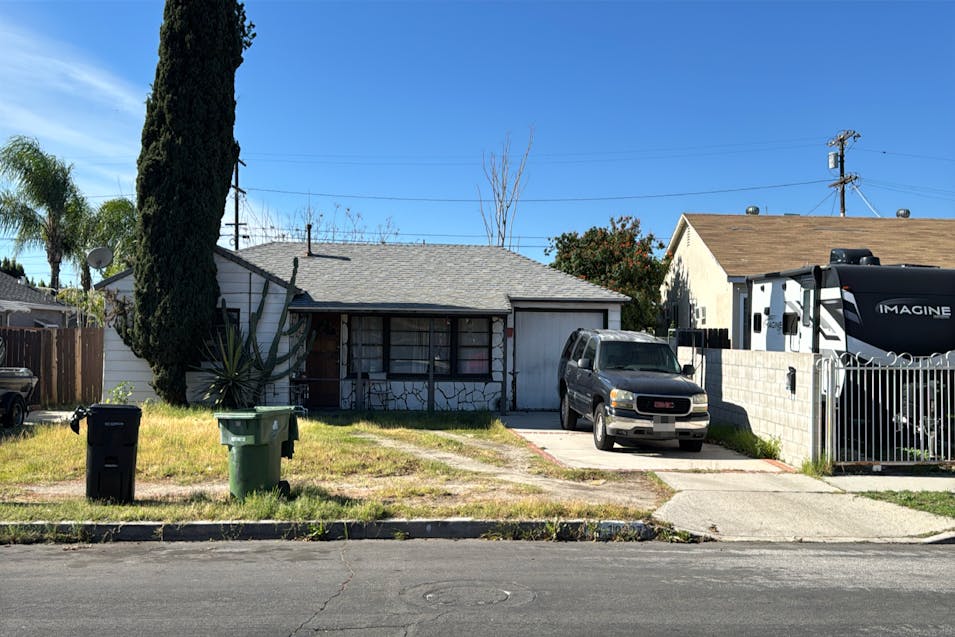 10227 Amboy Avenue Los Angeles, CA 91331, Los Angeles County