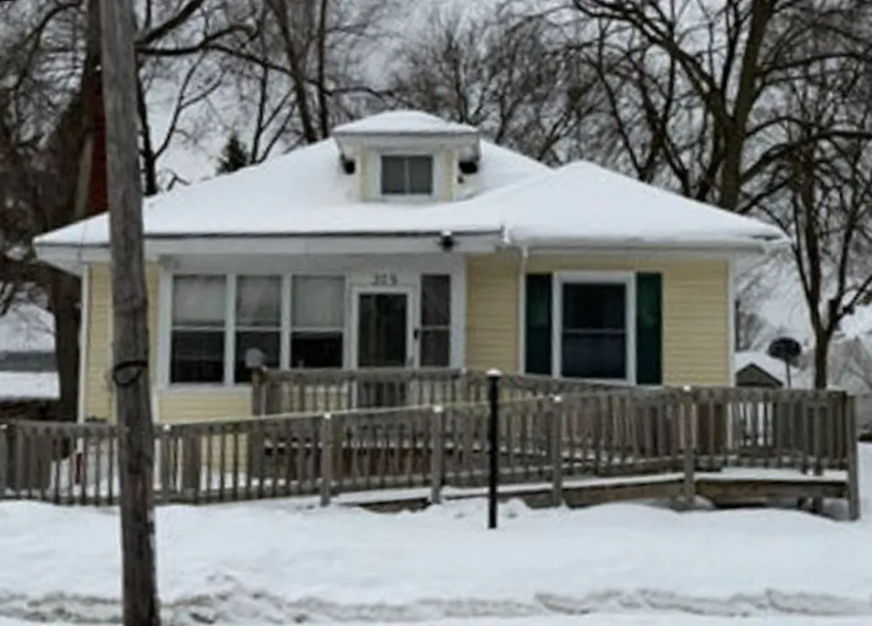 305 W High St Jackson, MI 49203, Jackson County