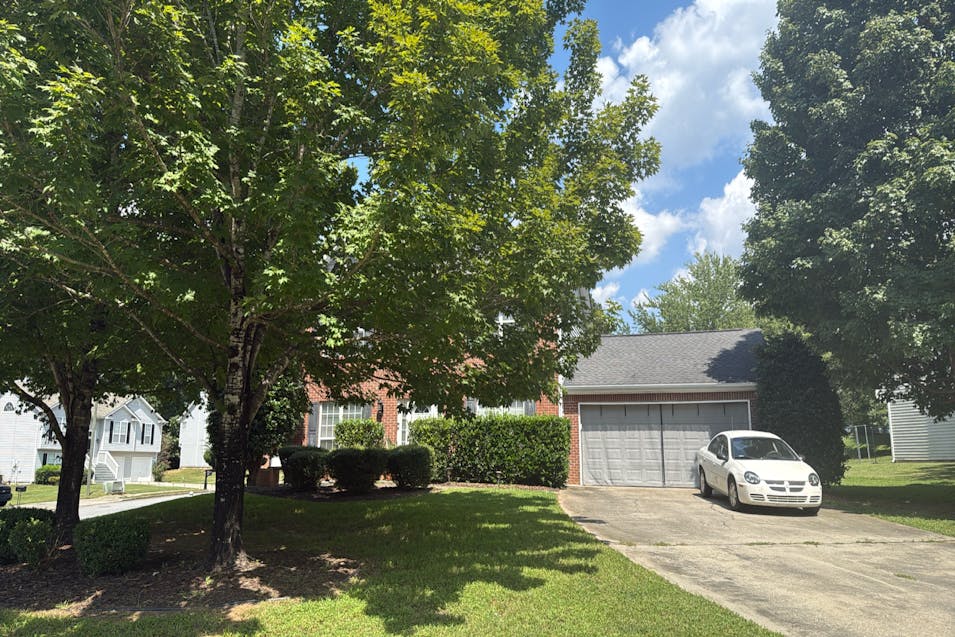 359 Howell Dr SW Atlanta, GA 30331, Fulton County