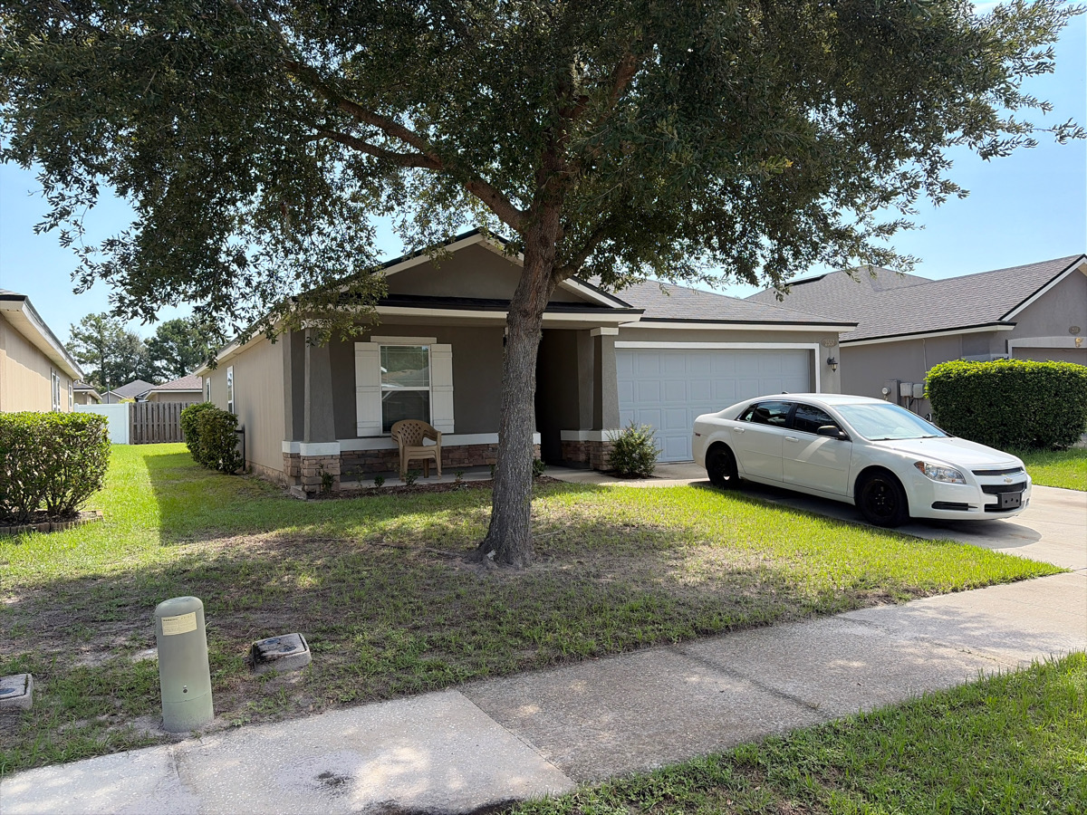 2557 Sir Galahad Dr photo 3