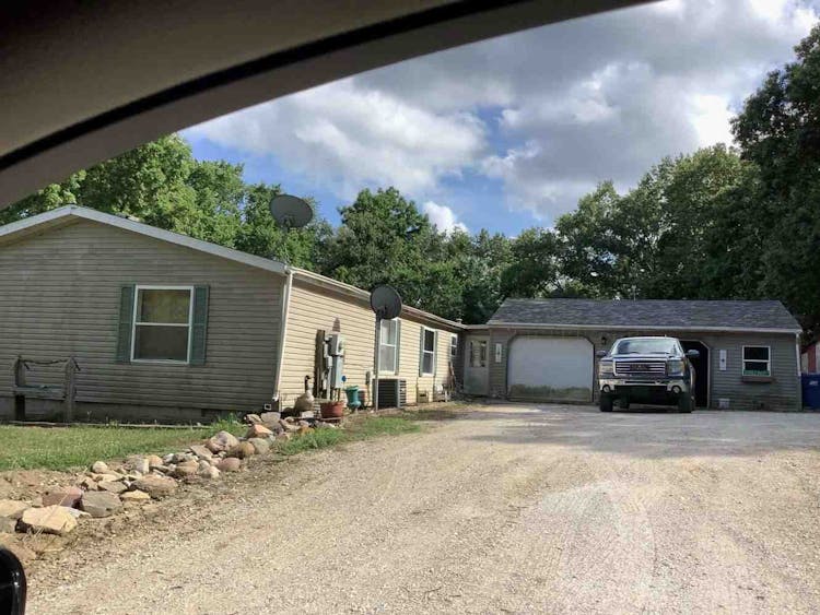 2411 E Boulevard Pine Village, IN 47975, Warren County