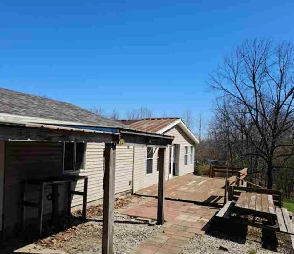 2411 E Boulevard Pine Village, IN 47975, Warren County