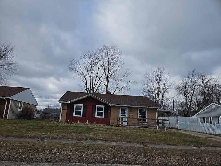 1819 Fairlawn Way Anderson, IN 46011, Madison County