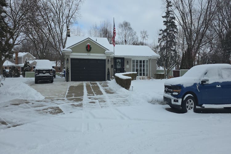 41232 Crabtree Ct Plymouth, MI 48170-2633, Wayne County