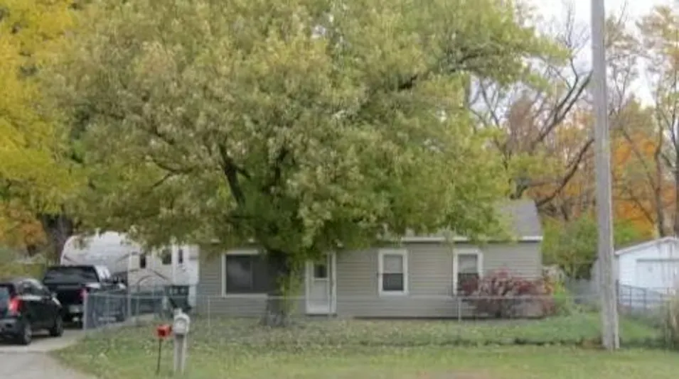 206 28th St N Springfield, MI 49037, Calhoun County