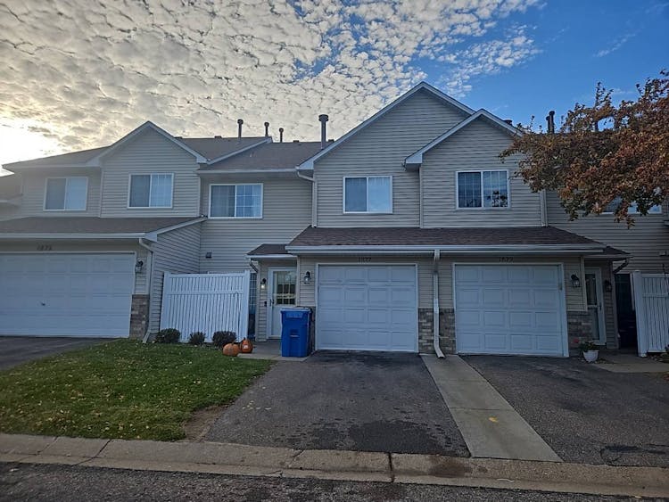 1877 Riverwood Dr Burnsville, MN 55337, Dakota County