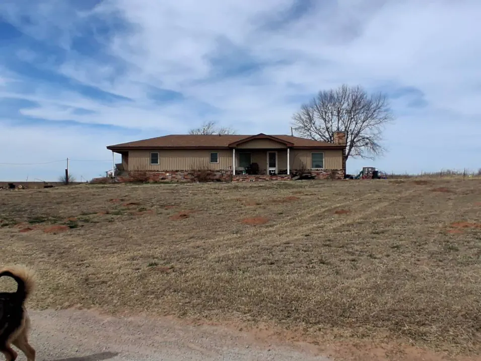 9125 N 2380 Rd Thomas, OK 73669, Custer County