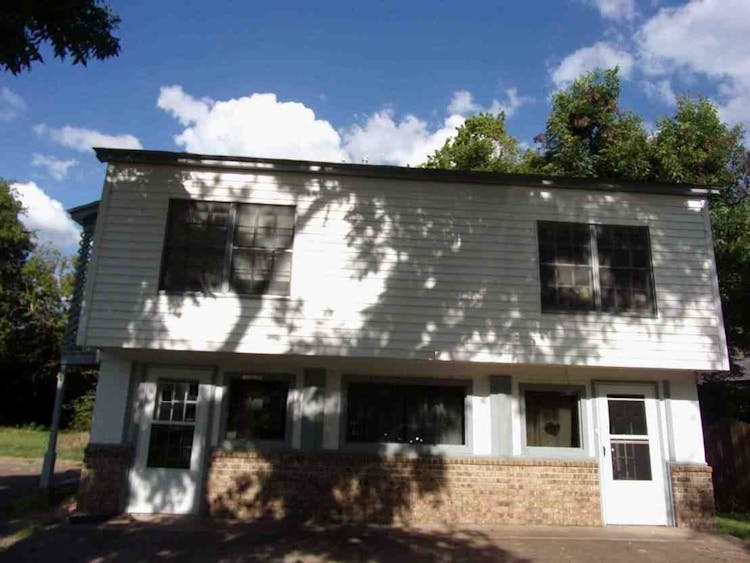 910 N Perry Street Palestine, TX 75801, Anderson County