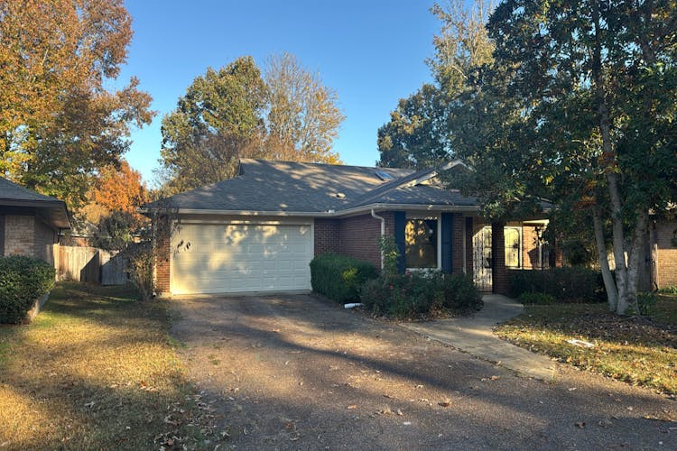 4 Southwood Boulevard Clinton, MS 39056, Hinds County