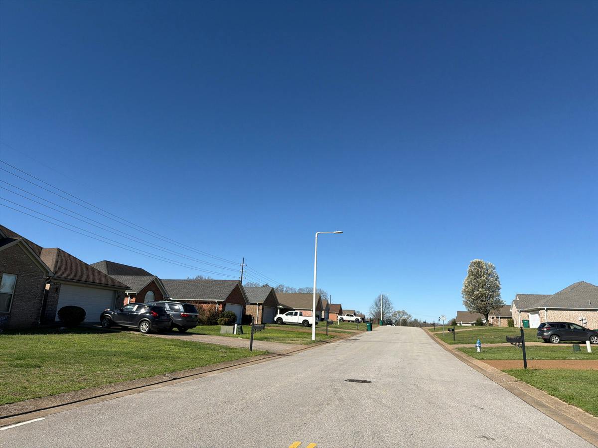 Wesley Dr, Jackson, TN 38305