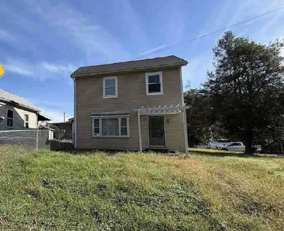 15 Cross Ln Clarksburg, WV 26301, Harrison County