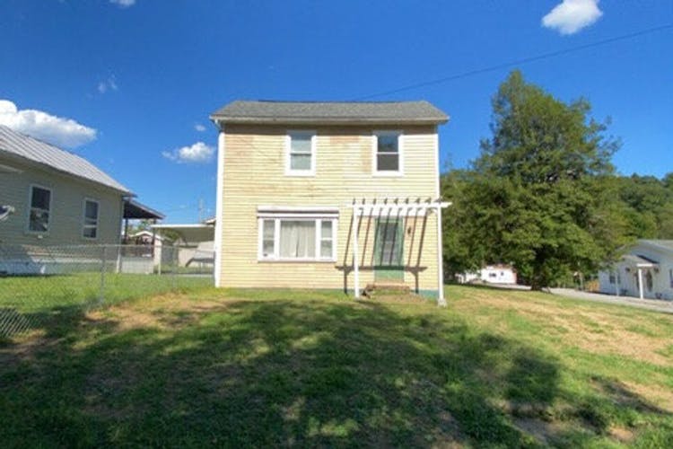 15 Cross Ln Clarksburg, WV 26301, Harrison County