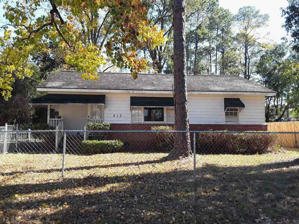 612 Oakwood Dr Waycross, GA 31501, Ware County